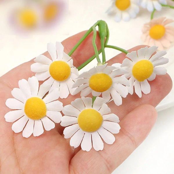 Fleurs décoratives 5pcs Silk Daisy Fleur artificielle DIY CRAFT COURT