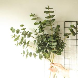 Decoratieve bloemen 5 -stks zijden nepgras eucalyptus bladeren voor kerstvazen ​​decoraties huis bruiloft kransen kunstmatige planten