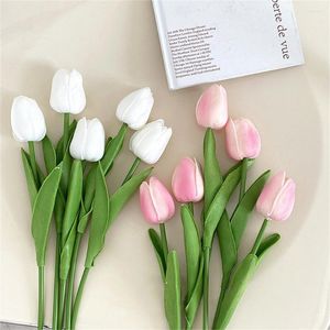 Flores decorativas 5 piezas de tulipán de tulipán artificial toque real bouquet fiesta de boda falsa decoración del hogar imitación de San Valentín