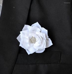Fleurs décoratives 5 pièces/lot boutonnière de marié taille 8CM fleur de lotus en soie avec cristal mariage marié Corsage fête bal homme costume