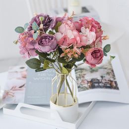 Fleurs décoratives 6 tête mariage nordique fleur artificielle Bouquet faux chambre décoration ornements en plastique Rose soie Flowe