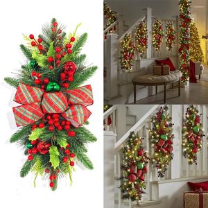 Fleurs décoratives 60 30 cm Berries rouges Escalier de Noël artificiel Anneau de fleur d'escalier Cadeaux de décoration pour la famille et les amis.