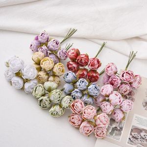 Flores decorativas 60 piezas de 2.5 cm Rose de rosa Artificial Ramo de terciopelo Té Brote Diy Corsage Corsage Vestido de cabello Decoración de bodas