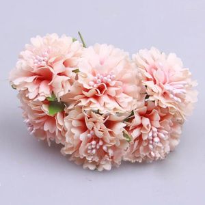 Decoratieve bloemen 60 stuks 3,5 cm Zijden Madeliefje Kunstmatige Anjer Bloem DIY Krans Plakboek Haar Bruiloft Decoratie Ambachtelijke Nep Chrysant