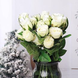 Fiori decorativi 65 cm Rose di seta Fiore artificiale 4 Boccioli di rosa Ramo lungo Decorazione di nozze San Valentino Decorazioni per la casa Falso Navidad