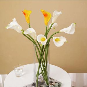 Decoratieve bloemen 67 cm kunstmatige calla lily lily tak pu halve bloemen bloem voor feestdecoratie huistafel in het algemeen bruiloft