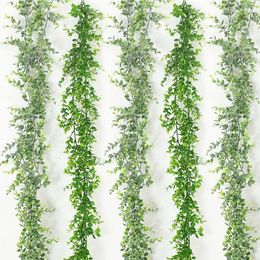 Decoratieve bloemen 6ft Fake Plastic Eucalyptus Garland Green Plant Ivy Vine Decorations for Home Wedding Tafel Centerpieces Decor