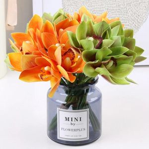 Decoratieve bloemen 6pc Kunstmatige Cymbidium Orchideeën Bruiloft Bruid Boeket Prop DIY Bloemstuk Vaas Nep Thuis Tafeldecoratie