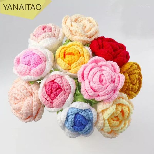 Fleurs décoratives 6 pièces fleur de tricot artificielle Rose Bouquet Simulation tricoté à la main au Crochet faux Floral pour la décoration de mariage et de la maison