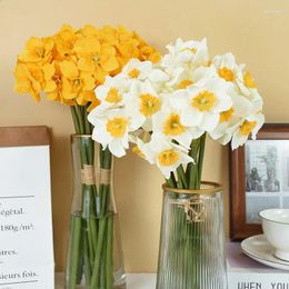 Fleurs décoratives 6pcs / peloton artificiel Narcisse Flower Bouquet Mariage de mariage faux pour la maison de jardin pour la maison de jardin