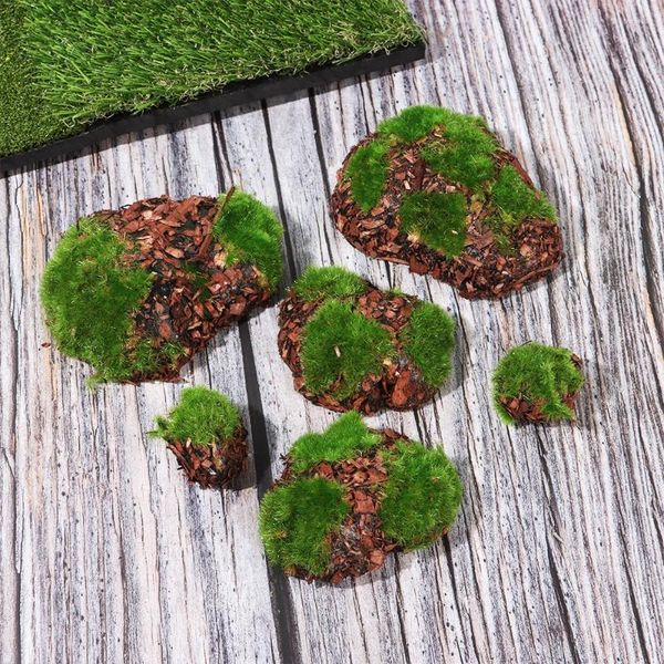 Fleurs décoratives 6pcs Green Moss Stone Grass Artificial Wood Faux Rock Blocs Simulation Stones Mini Garden Decoration Paysage