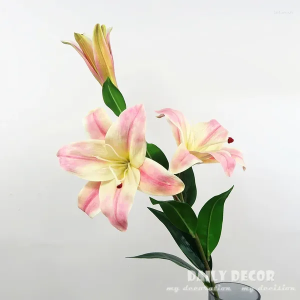 Fleurs décoratives 6pcs / lot!Haute simulation Real Touch 91 cm de long 3 têtes Latex Artificiel Lily Wholesale Wedding
