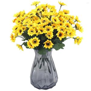 Decoratieve bloemen 6pcs Simulatie Zonnebloemen Zonbestendig gemakkelijk te onderhouden kunstmatige eeuwige plant