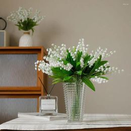 Fleurs décoratives 7 Branche Blanc Lily artificiel de la vallée Gift Flower Silk Faux bouquet pour le bureau à domicile Décor de fête de mariage T4X8