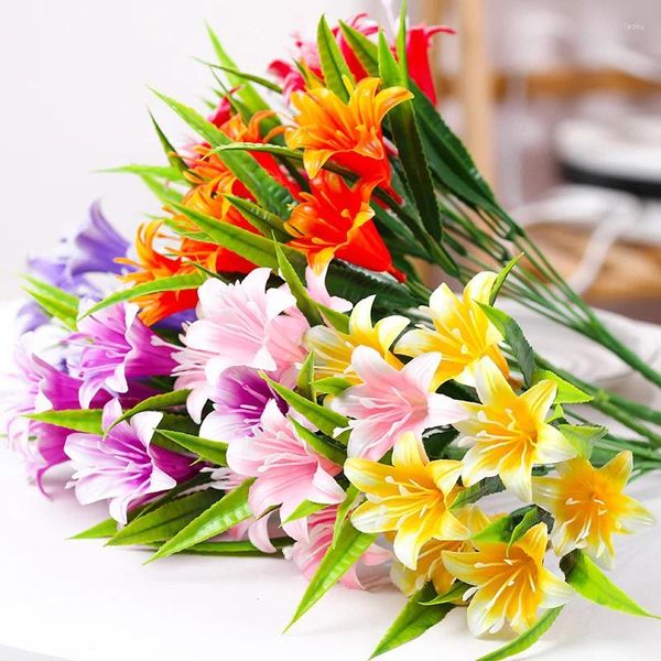 Fleurs décoratives 7 têtes de lys artificiels en plastique, fausses plantes de bouquet pour mariage, décoration de table de fête à domicile, ornements de jardin en plein air