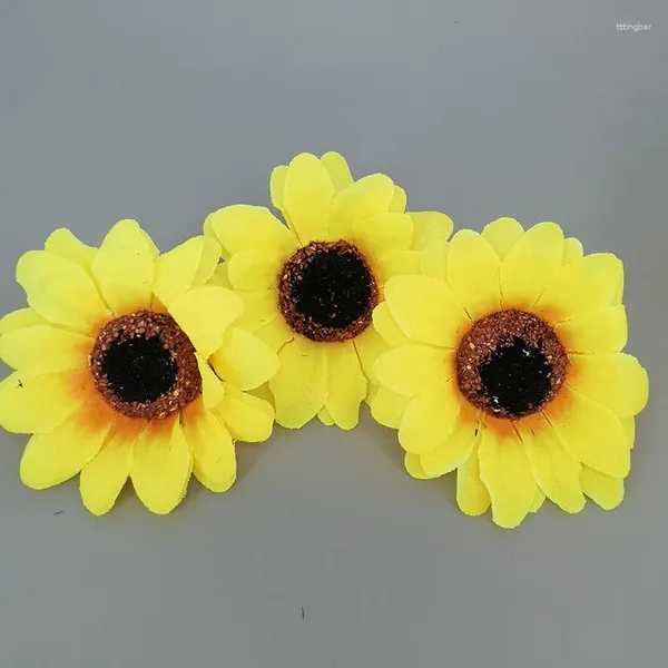 Mini fleurs décoratives en soie, 7cm, fausse tête de tournesol, pour bricolage, fête de mariage, décoration de la maison, couronne de naissance de bébé O1