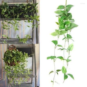 Flores decorativas 88 cm Flor artificial Colgante de pared Planta de simulación de interior Vine Pequeña Clematis Hojas Boda Seda para la decoración del hogar