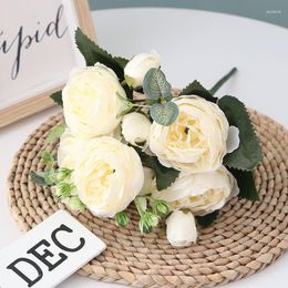 Fleurs décoratives 8Colors belles roses Peony Silk artificiel Small Bouquet blanc Party Home Party Winter Wedding Decoration Fake