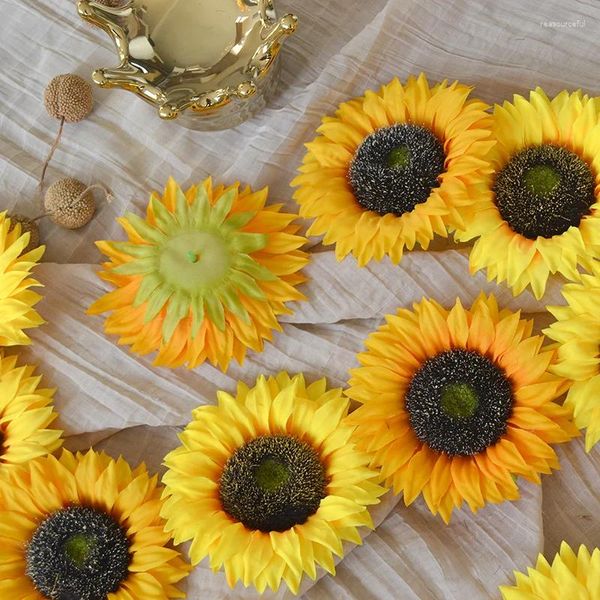 Fleurs décoratives 8pcs Big Sunflower Head 13cm Fleur artificielle DIY Acce Crafts Wreath Mur Home Decor Garden Party Mariage Ornement