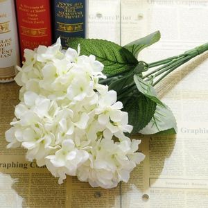 Decoratieve bloemen Aankomst 1 stks 6 koppen landelijke stijl kunstmatige zijden bloem hydrangea bruiloft simatieboeket 7 kleur