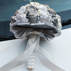 Les fleurs décoratives sont arrivées les bouquets de mariage artificiels de ruban nuptiales pour la décoration