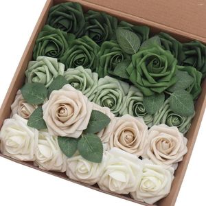 Fleurs décoratives Artificielles 25pcs Forêt Vert Fauve Beige Ombre Couleur Mousse Roses W / Tiges Pour DIY Bouquets De Mariage Décorations De Table