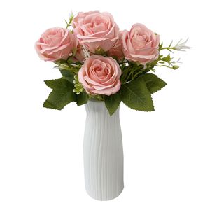 Fleurs décoratives artificielles, un bouquet de roses rondes pour les fêtes de famille