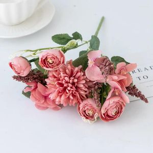 Fleurs décoratives Artificiel Automne Silk Bouquet Ball Rose Mariage de mariage DÉCOR DE CADEAU CADEAU DE HAUTE QUALITÉ ACCESSIONS DIY FALLE FLOR