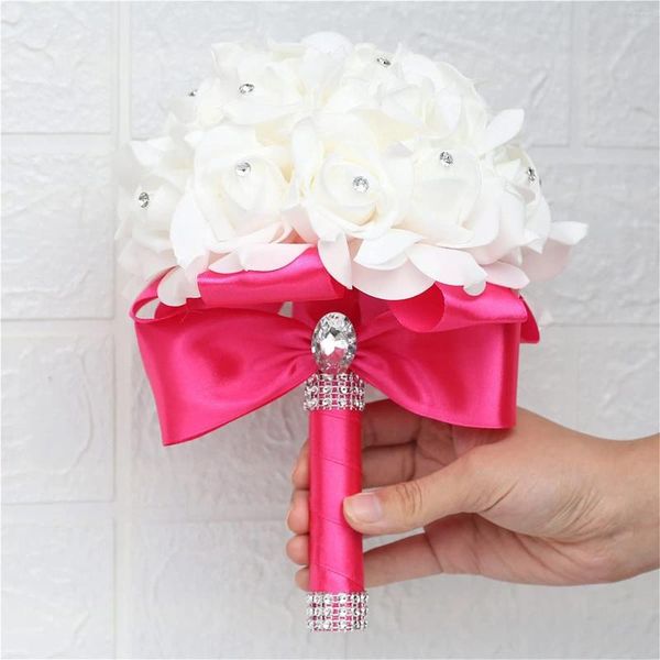 Flores decorativas Paquetes artificiales Ramos de boda para la novia Rosas de seda de cristal Dama de honor Mano sosteniendo el ramo Pared exterior