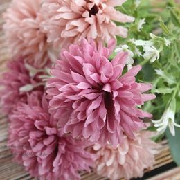 Flores decorativas, ramo de bolas de crisantemo artificial, 6 cabezas, flores de seda, planta simulada, decoraciones de boda para jardín y hogar