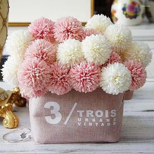 Fleurs décoratives artificielles chrysanthemum balle horrgenea bouquet 4pcs glorieux pour les fêtes de café à domicile et décor de mariage
