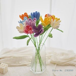 Decoratieve bloemen kunstmatige haak tulp tulp bloem handwoven diy kunst ambachten feestdecoratie voor bruiloft verjaardag achtergrond