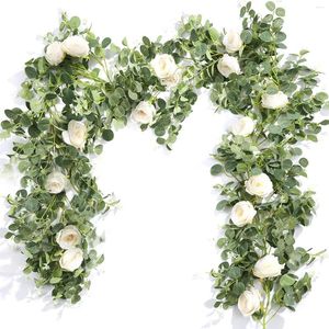 Fleurs décoratives Guirlande d'eucalyptus artificielle avec fleur de rose Wisteria Hanging Rotin Rangée Plantes vertes Vine Home Decor Accessoires de mariage