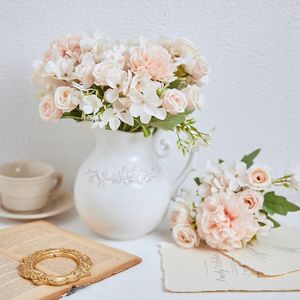 Fleurs décoratives Artificielle Faux Oeillets Soie Hortensia Rose Bouquet Décor Réaliste Décoration De Mariage Centres De Table
