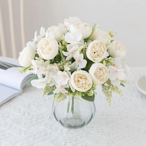 Fleurs décoratives fausses artificielles pivoines blanches de soie utilisée pour la décoration de chambre à domicile décoration de Noël couronne de mariage accessoires de fête de fête