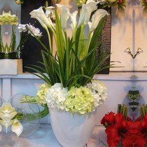 Fleurs décoratives Fleur Artificielle 67 CM Calla Lily Maison Décoration De Fête De Mariage Faux DIY Mur Accessoires Pographie Props Bouquet De Mariée