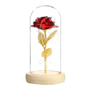 Flores decorativas Flor artificial Hoja de oro rosa roja y luz LED en cúpula de vidrio para regalos románticos Día de San Valentín