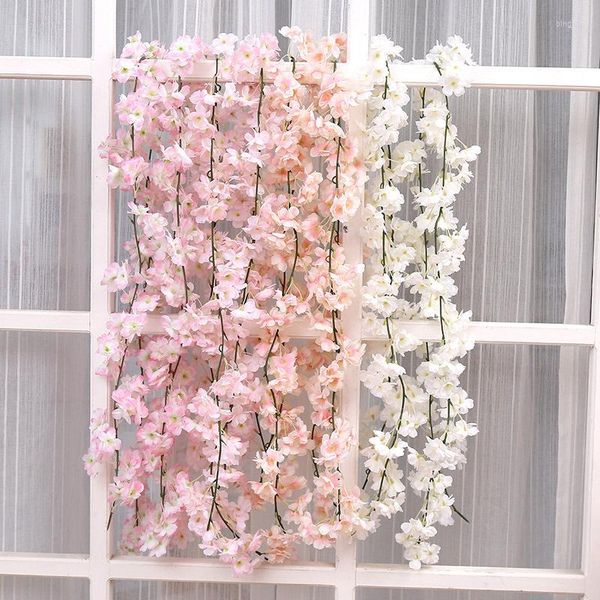 Fleurs décoratives Fleur Artificielle Sakura Vigne Chaîne Décoration Suspendu Plafond Rotin 144 Têtes