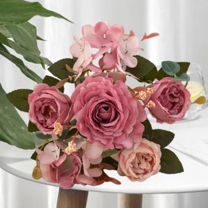 Decoratieve bloemen kunstmatige pioenroze gezellig met pioenen realistische roze roze vintage stijl voor bruiloft