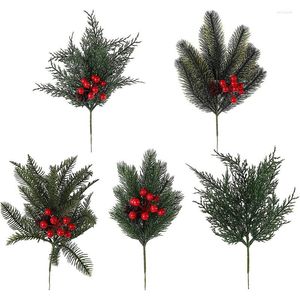 Fleurs décoratives Aiguilles de pin artificielles Branches Plantes vertes Accessoires de bricolage pour guirlande de guirlande Noël et décoration de jardin