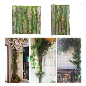 Decoratieve bloemen kunstmatige planten schors achtergrond muur die nep mos en natuurlijke plant groen huis feestdecoratie combineert