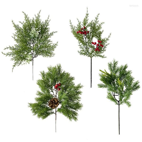 Flores decorativas Plantas artificiales Adornos navideños Interior Festivo Cono de pino Holly Green Vine Guirnalda colgante Hoja para la decoración del hogar