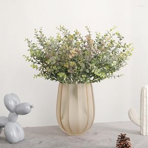 Decoratieve bloemen Kunstmatige planten Milaan gras eucalyptus bladeren Bouquet Diy Home Office Garden Simulatie Greenery Greenery