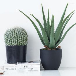 Fleurs décoratives Plantes Artificielles En Pot Grand Faux Succulent PU Agave Feuilles Faux Aloe Vera Haute Qualité Bonsaï Pour La Maison Bureau Jardin Décor