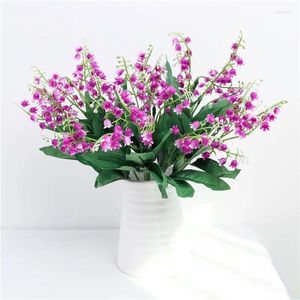 Fleurs décoratives Lily en plastique artificiel de la vallée Bouquet de plante intérieure et de décoration du centre commercial en intérieur