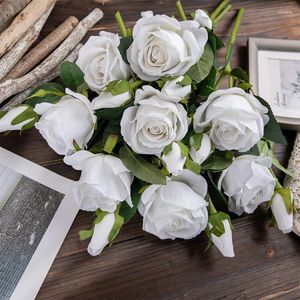 Fleurs décoratives Artificielle Rose Bourgeon Soie Bush Fleur Pour La Décoration De Mariage Maison Faux Roses Faux Crème Avec Tige