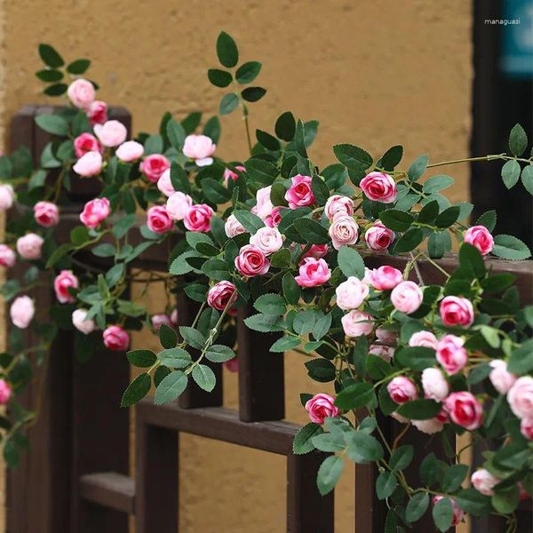 Flores decorativas Artificial Rosetta Vine Flor falsa Plantas de plástico Techo Pared Arco Aire acondicionado Tubería Decoración Oclusión