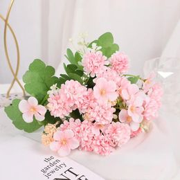 Decoratieve bloemen Kunstmatige zijde Daisy Flower Bouquet Fake Floral Arrangements for Wedding Vase Office El Table Home Decoratie