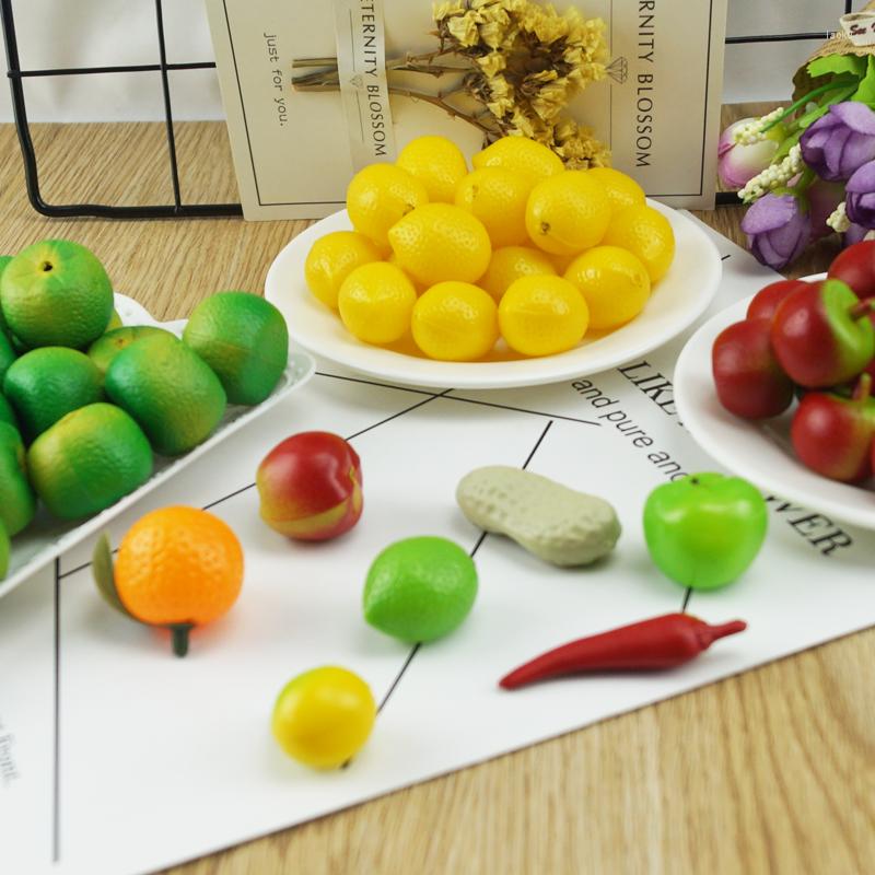 Flores decorativas Simulación artificial Alimentos Verduras Plátano falso Pimienta Fruta Pografía Accesorios para decoración Habitación Hogar Pared de Navidad