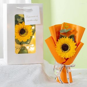 Flores decorativas Jabón artificial Flor Girasol Ramo Mini Decoración tejida a mano Invitados de boda Regalos del día de la madre de San Valentín